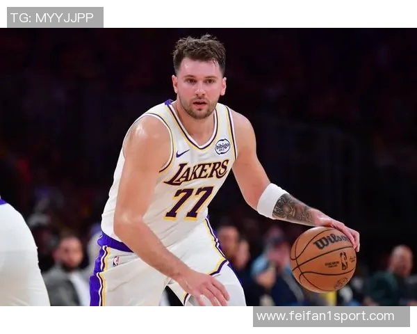 雷迪克期待詹姆斯顺利复出东契奇每日关注训练进展